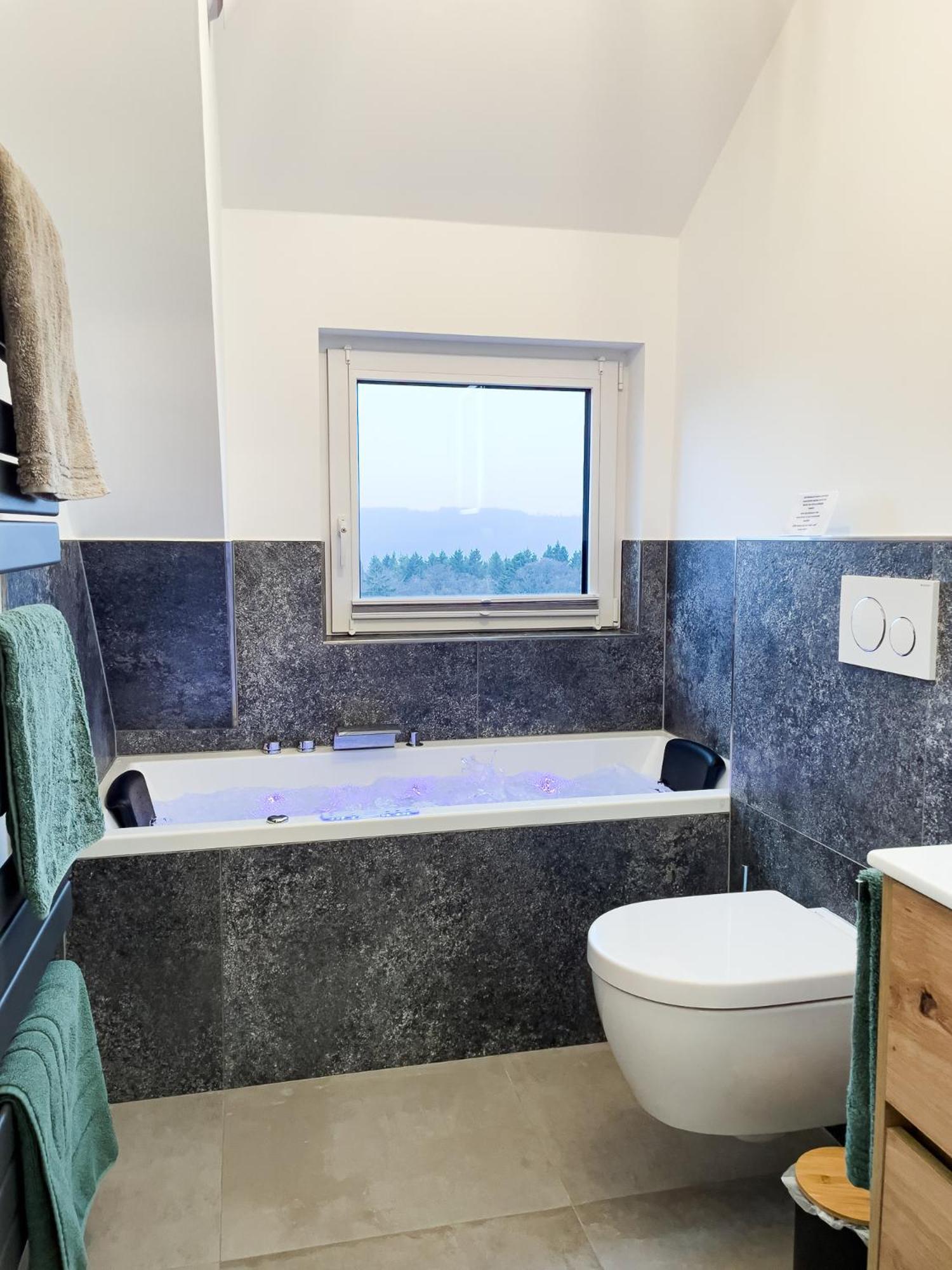 Luxus-ferienhaus Mit Sauna, Hot Tub Und Grandiosem Panorama * Winterberg